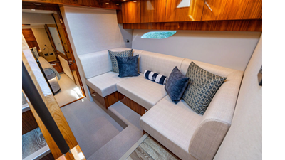 2022 RIVIERA 6000 Sport Yacht Platinum Edition - photo 35