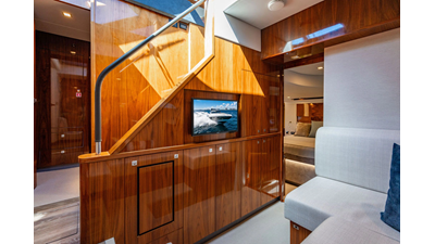 2022 RIVIERA 6000 Sport Yacht Platinum Edition - photo 37