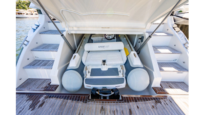2022 RIVIERA 6000 Sport Yacht Platinum Edition - photo 57