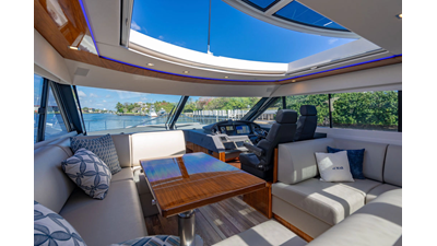 2022 RIVIERA 6000 Sport Yacht Platinum Edition - photo 27