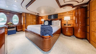 2012 ARES CUSTOM YACHTS Tri Deck  - photo 19
