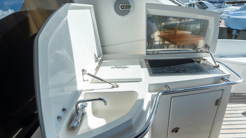 2009 SUNSEEKER Predator 52