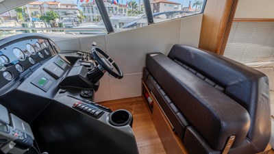 2009 SUNSEEKER Predator 52 - photo 9