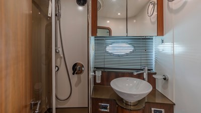 2009 SUNSEEKER Predator 52 - photo 14