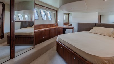 2009 SUNSEEKER Predator 52 - photo 12