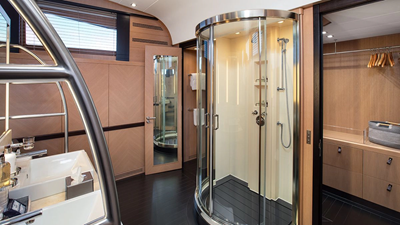 2006 ISA YACHTS 120 - photo 31