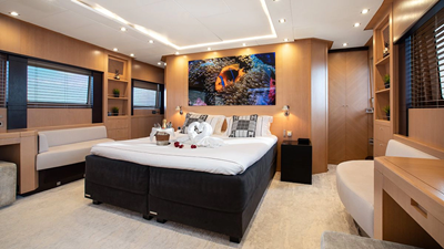 2006 ISA YACHTS 120 - photo 32