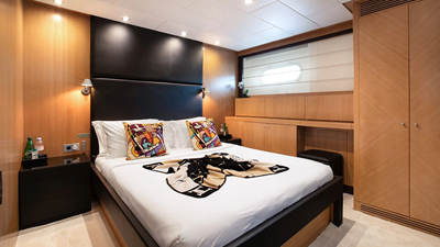 2006 ISA YACHTS 120 - photo 35