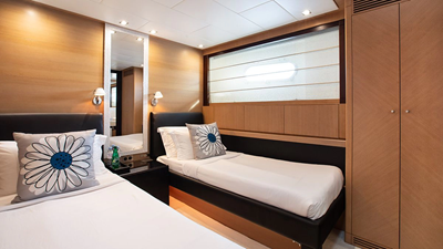 2006 ISA YACHTS 120 - photo 39