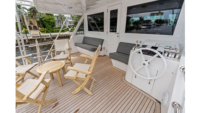 1998 HATTERAS 82 Convertible - photo 10
