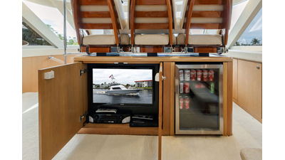 1998 HATTERAS 82 Convertible - photo 36