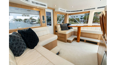 1998 HATTERAS 82 Convertible - photo 38