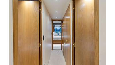 1998 HATTERAS 82 Convertible - photo 39