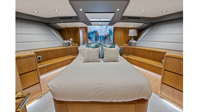 1998 HATTERAS 82 Convertible - photo 45