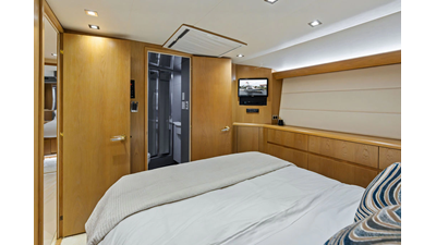1998 HATTERAS 82 Convertible - photo 47