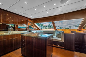 2015 HARGRAVE CUSTOM YACHTS Flybridge Motor Yacht - photo 9