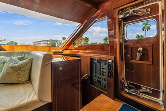2015 HARGRAVE CUSTOM YACHTS Flybridge Motor Yacht - photo 15