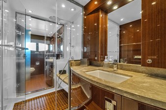 2015 HARGRAVE CUSTOM YACHTS Flybridge Motor Yacht - photo 32