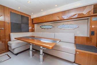 2014 PRINCESS YACHTS V52 - photo 18