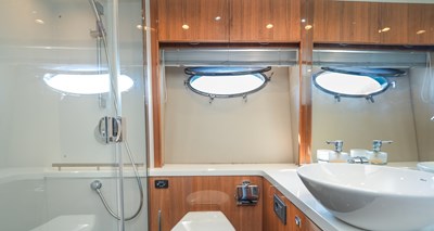 2014 PRINCESS YACHTS V52 - photo 24