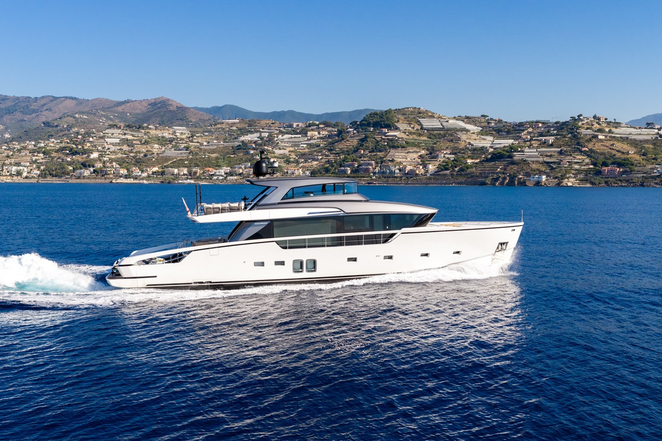 2025 SANLORENZO YACHTS — photograph 2