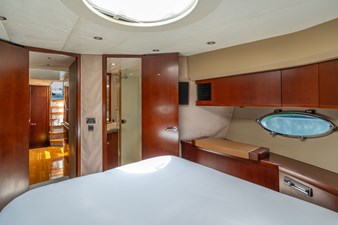 2006 PRINCESS YACHTS V70 - photo 35