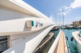 2006 PRINCESS YACHTS V70 - photo 15