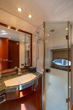 2006 PRINCESS YACHTS V70 - photo 36