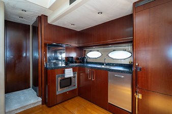 2006 PRINCESS YACHTS V70 - photo 32