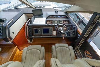 2006 PRINCESS YACHTS V70 - photo 31
