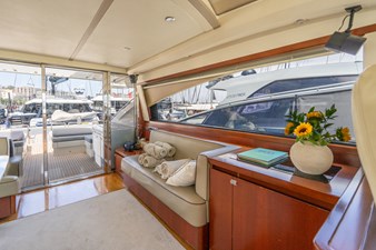 2006 PRINCESS YACHTS V70 - photo 29