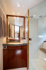 2006 PRINCESS YACHTS V70 - photo 39