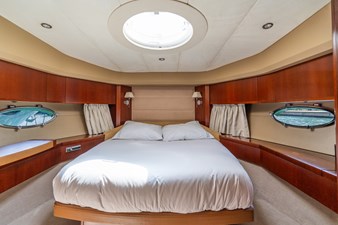 2006 PRINCESS YACHTS V70 - photo 34