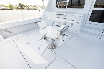 2001 HATTERAS 55 Convertible - photo 12
