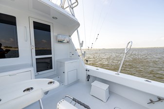 2001 HATTERAS 55 Convertible - photo 14