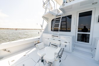 2001 HATTERAS 55 Convertible - photo 15