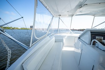 2001 HATTERAS 55 Convertible - photo 20