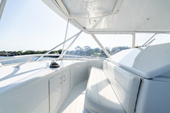 2001 HATTERAS 55 Convertible - photo 21