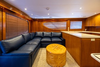 2001 HATTERAS 55 Convertible - photo 23
