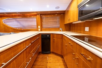2001 HATTERAS 55 Convertible - photo 25