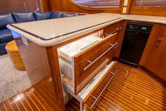 2001 HATTERAS 55 Convertible - photo 26