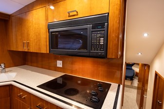 2001 HATTERAS 55 Convertible - photo 27