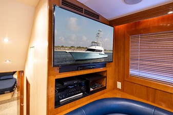 2001 HATTERAS 55 Convertible - photo 28