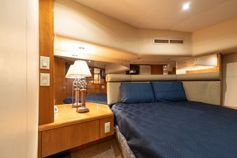 2001 HATTERAS 55 Convertible - photo 29