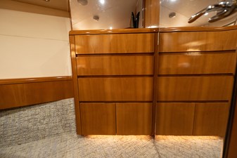 2001 HATTERAS 55 Convertible - photo 31