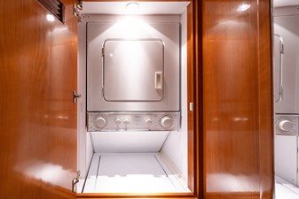 2001 HATTERAS 55 Convertible - photo 35