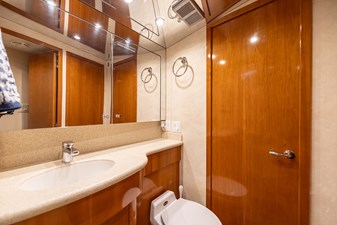 2001 HATTERAS 55 Convertible - photo 39