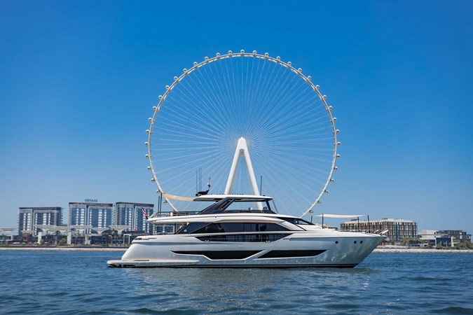 2025 FERRETTI YACHTS 860