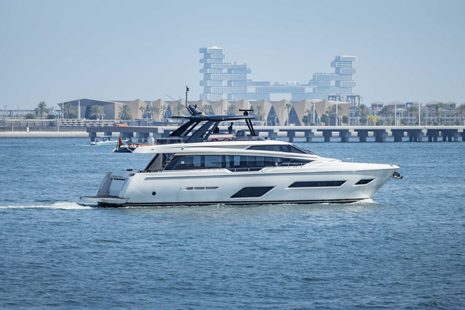 2019 FERRETTI YACHTS 780