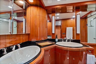 2009 OCEAN ALEXANDER 74 Flybridge - photo 17